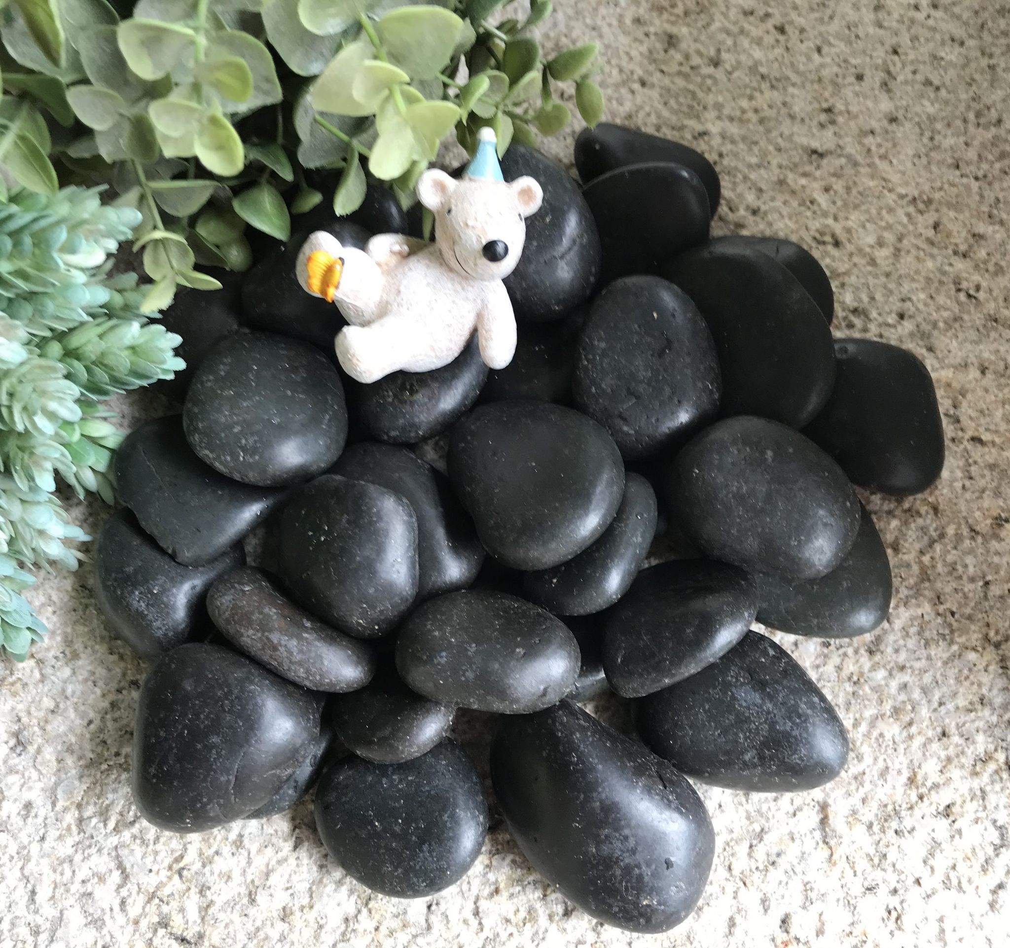 BLACK GLOSSY PEBBLE STONE (20kg)