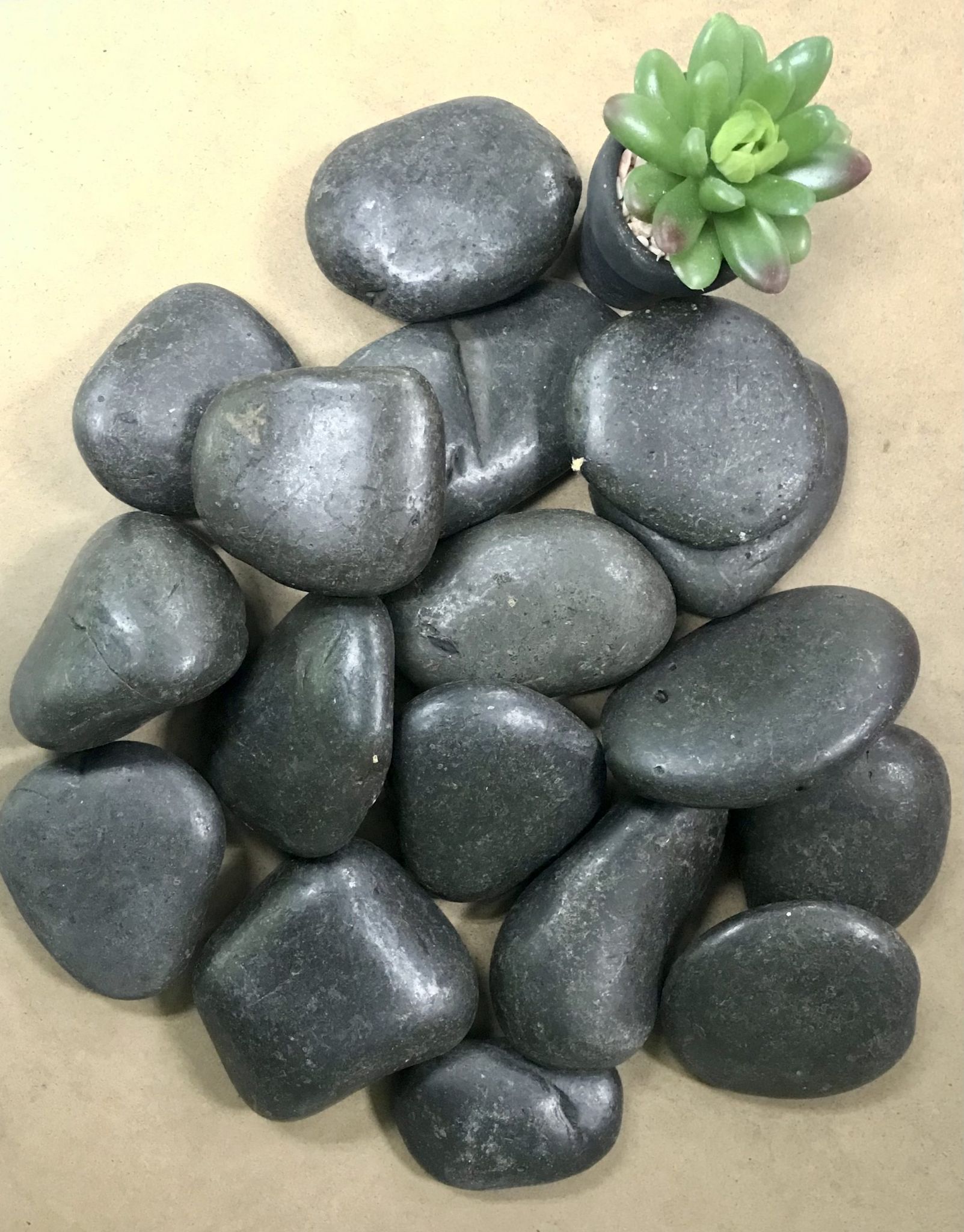 BLACK GLOSSY PEBBLE STONE (20kg)