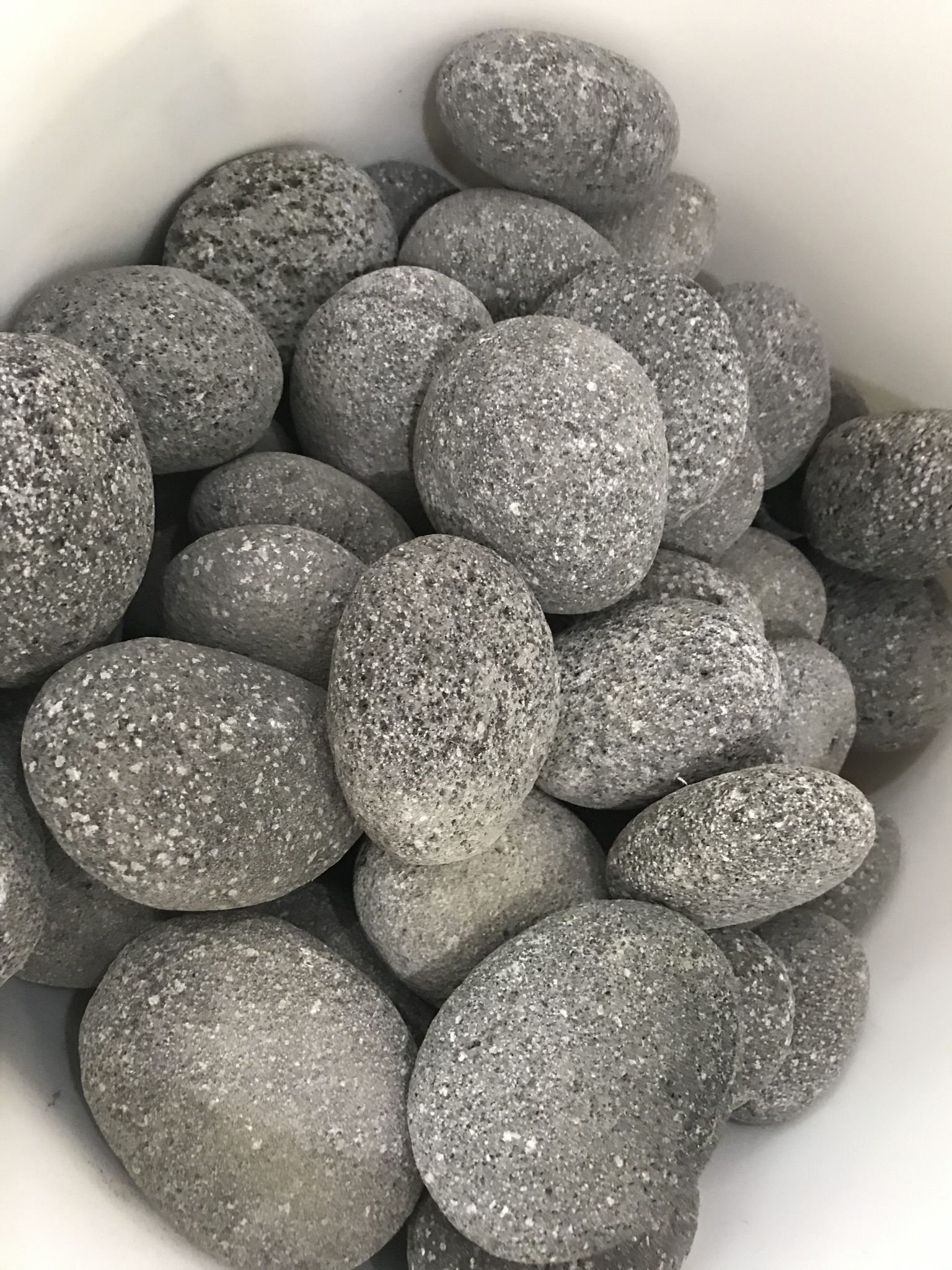 BLACK LAVA PEBBLE STONE (20kg)