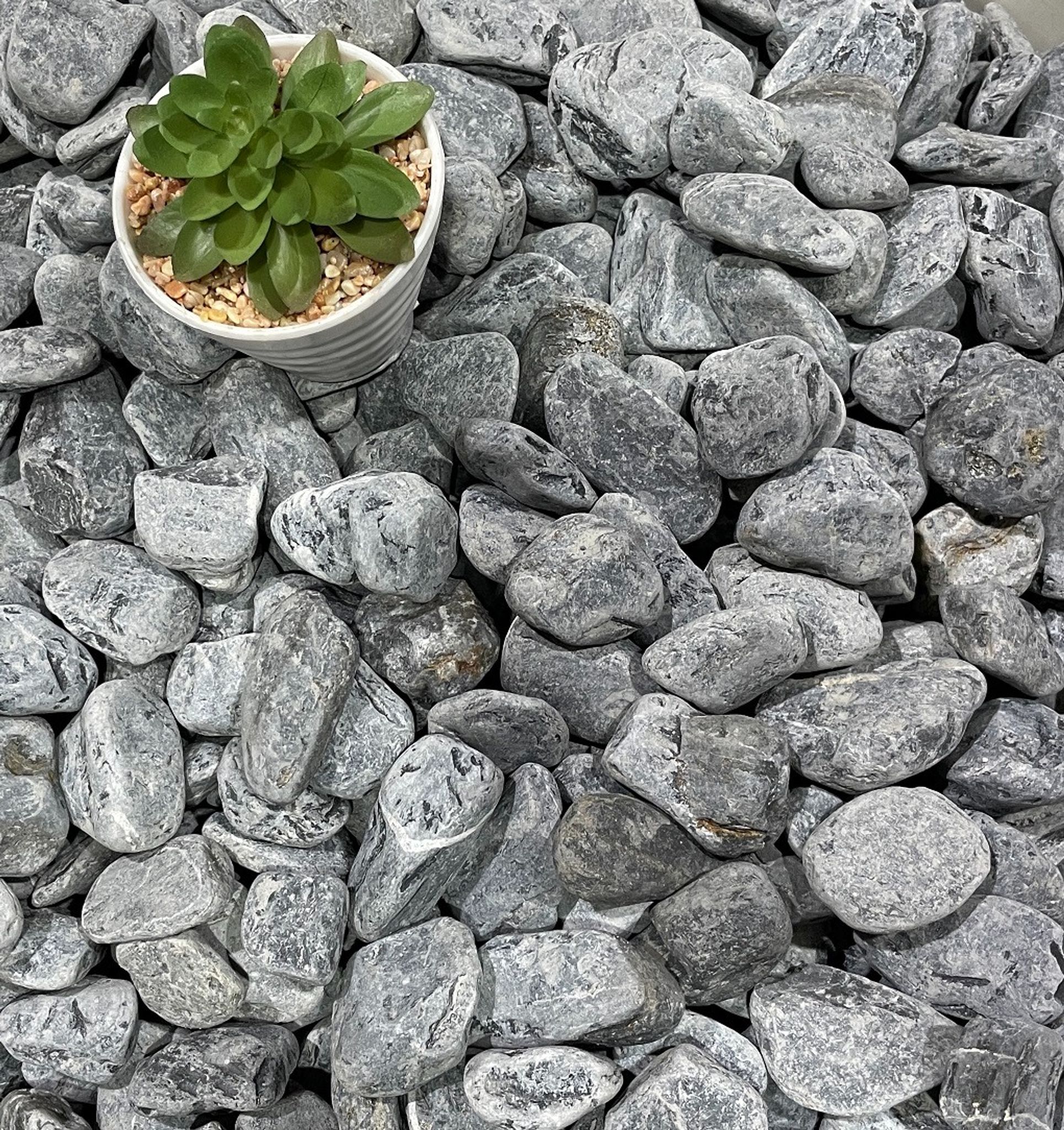 DARK GREY PEBBLE STONE (20kg)