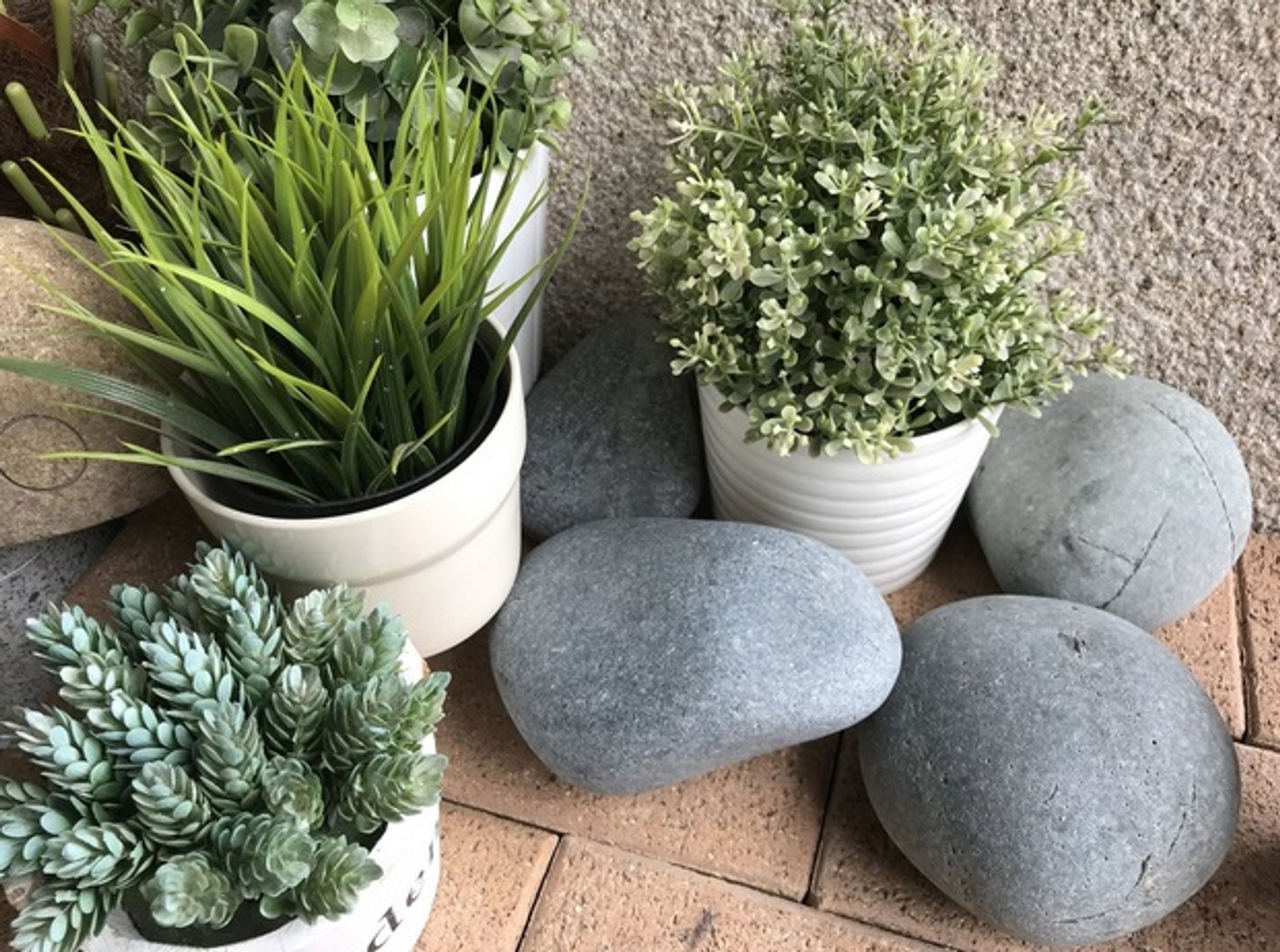 DARK GREY PEBBLE STONE (JUMBO) (20kg)
