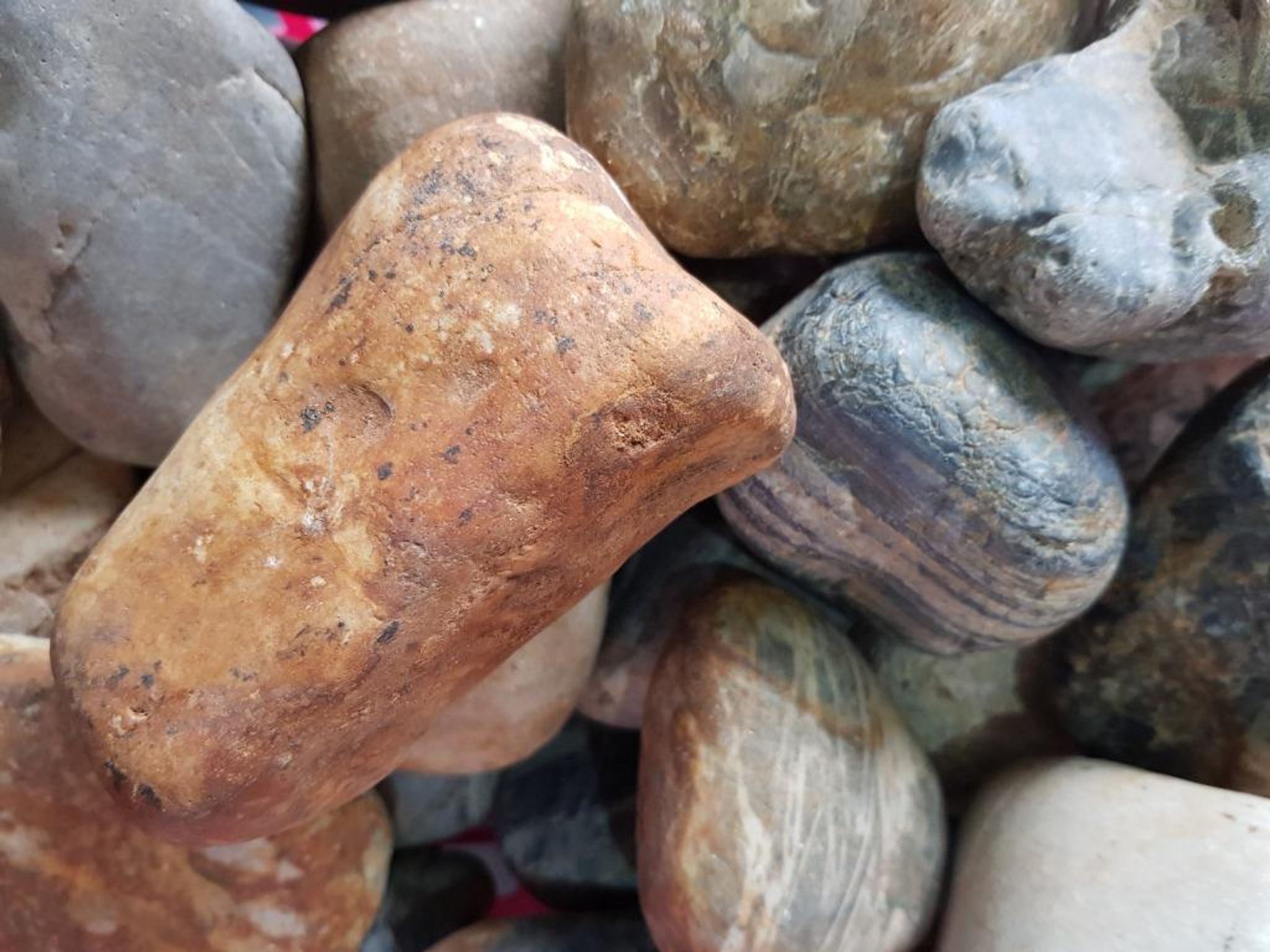 HAYDEN BROWN AQUARIUM PEBBLE STONE (20kg)