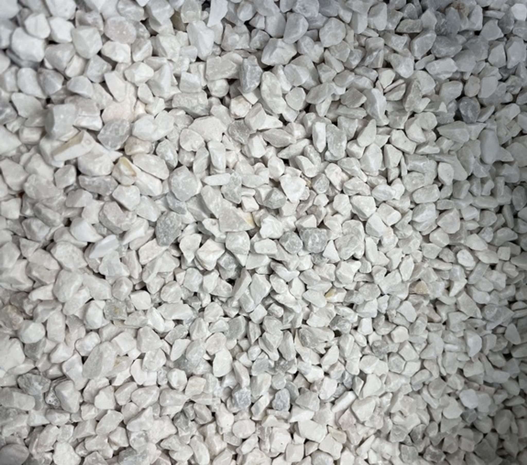 MILKY WHITE PEBBLES (20kg)