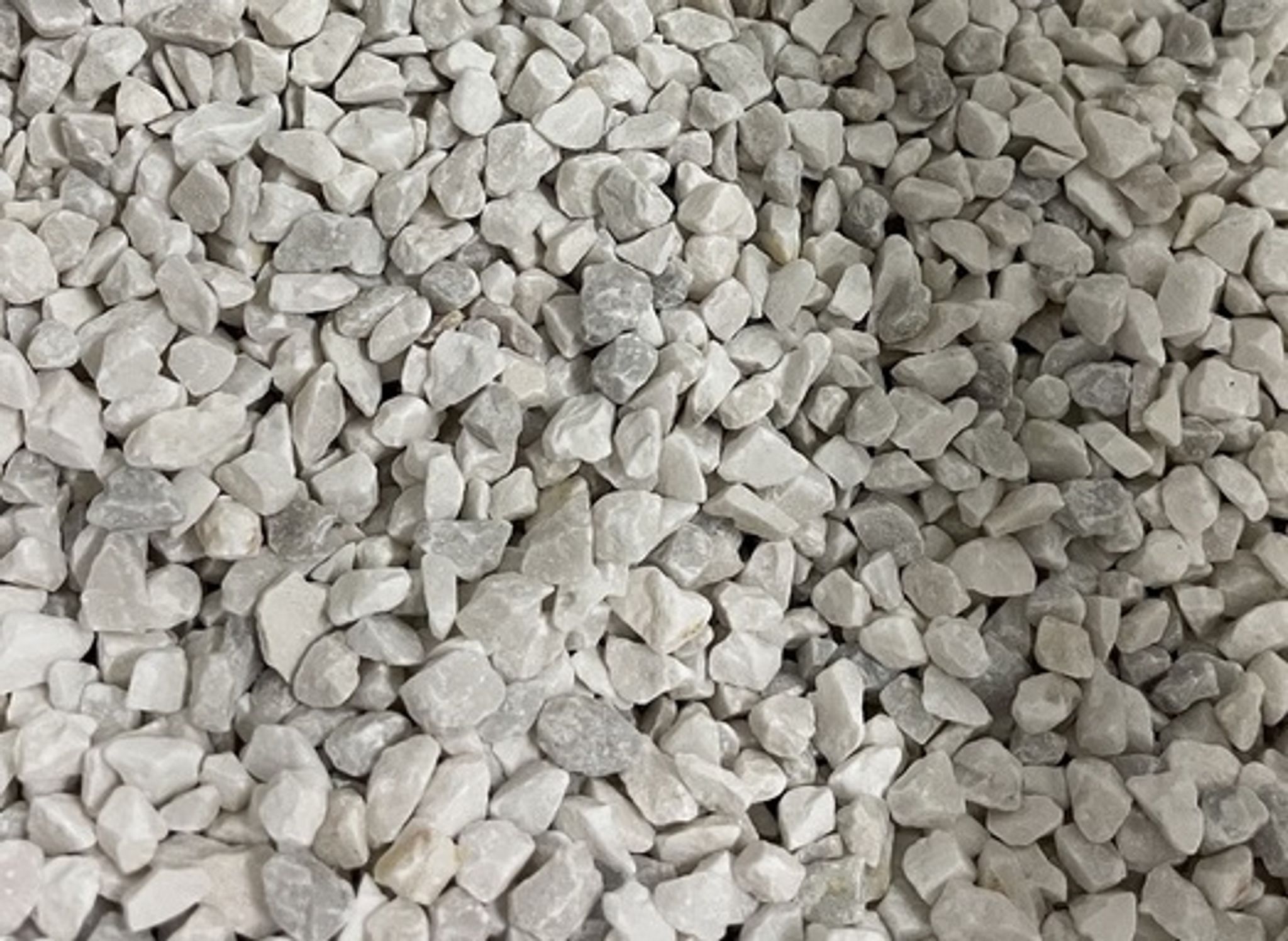 MILKY WHITE PEBBLES (20kg)