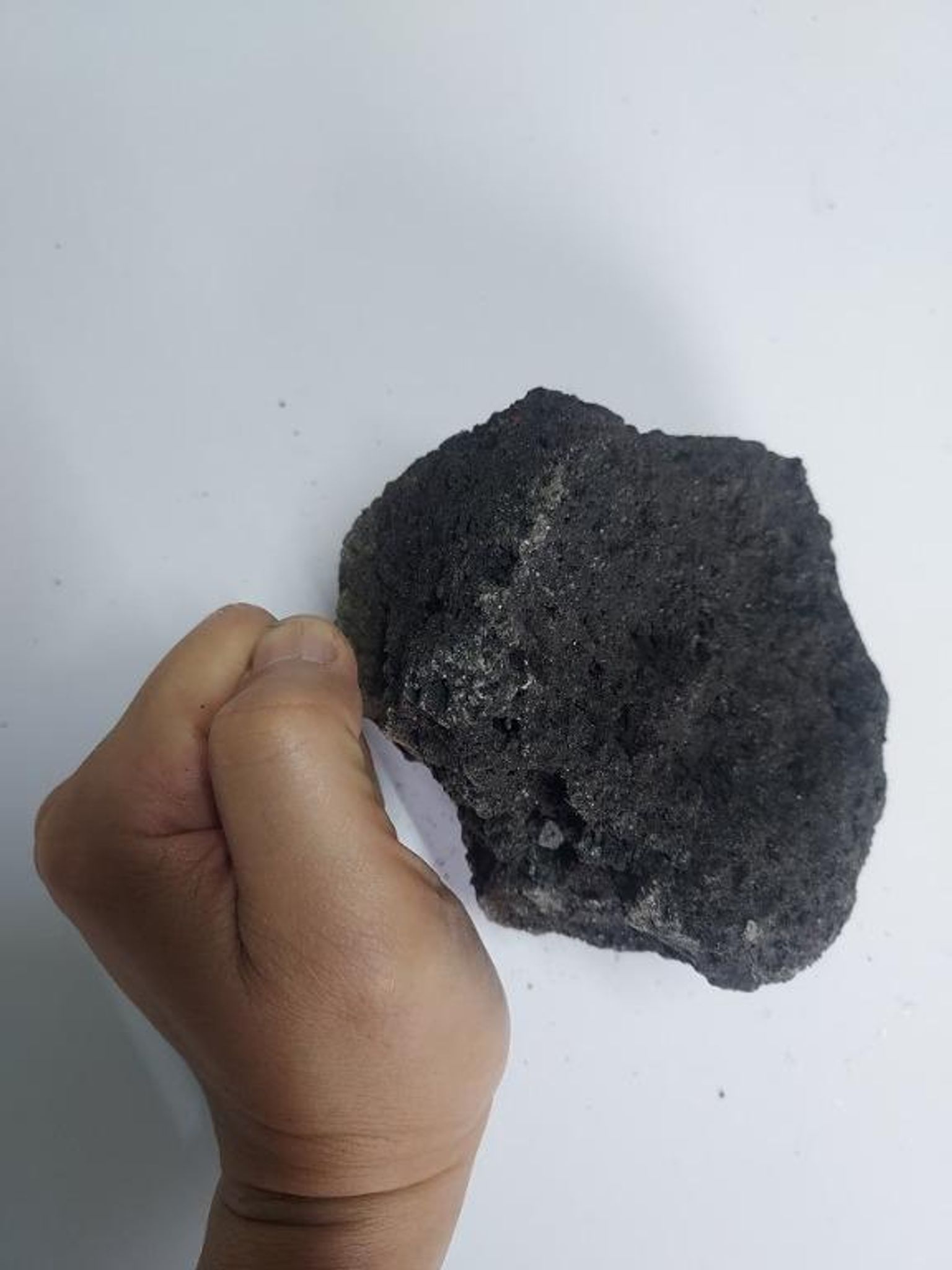 VOLCANIC BLACK LAVA ROCKS (JUMBO) (20kg)