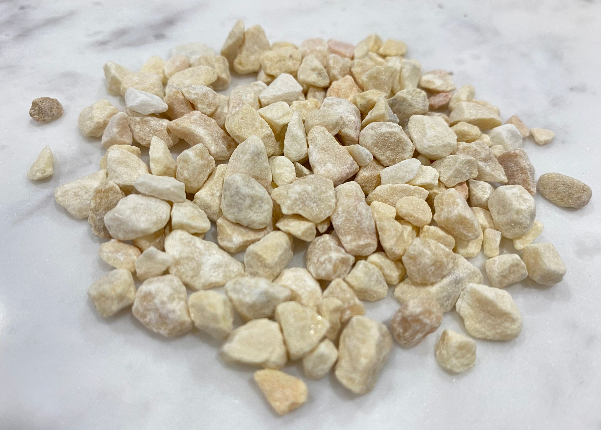 WHEAT BEIGE PEBBLES (CHIPPING) (20kg)