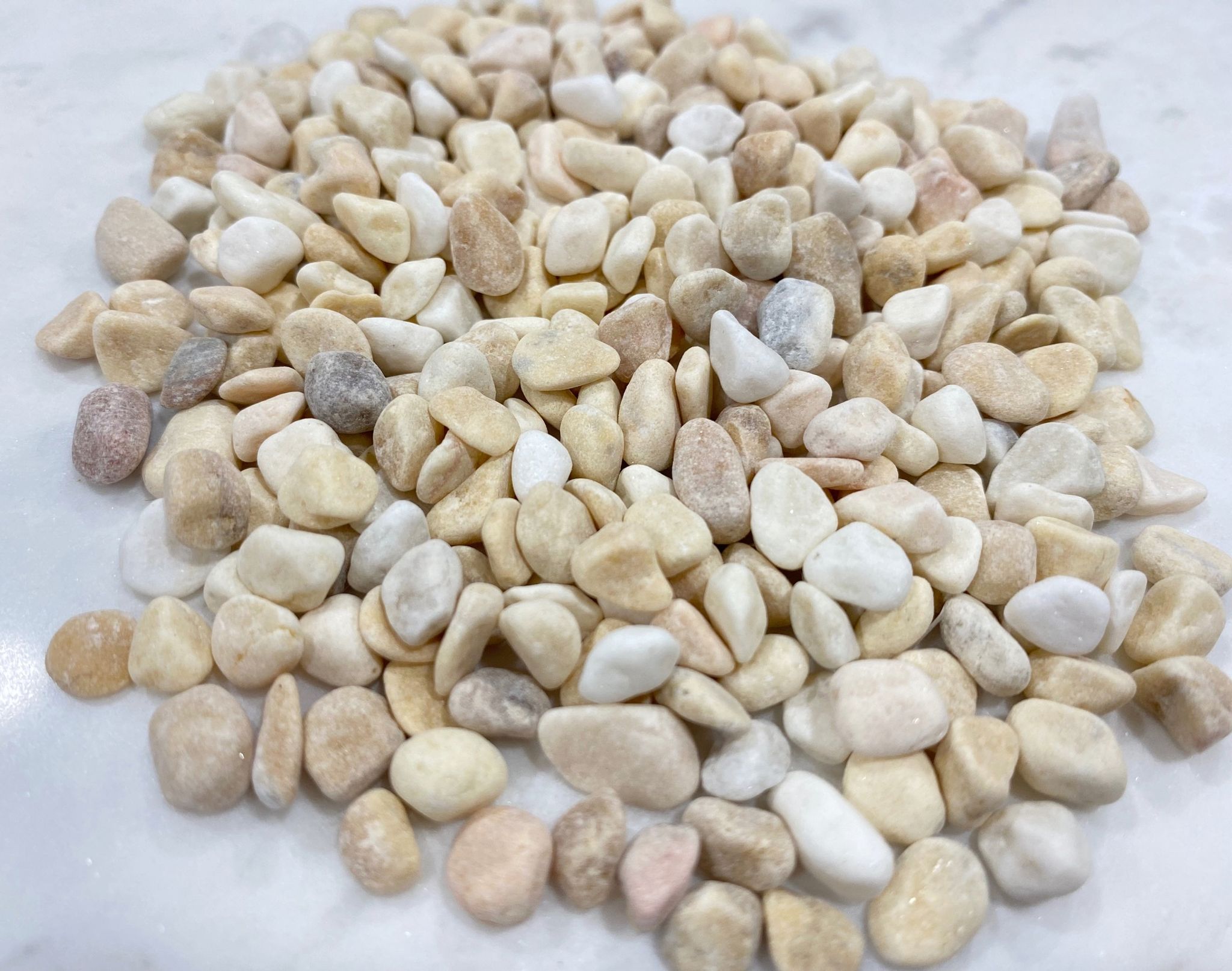 WHEAT BEIGE PEBBLES (TUMBLED) (20kg)