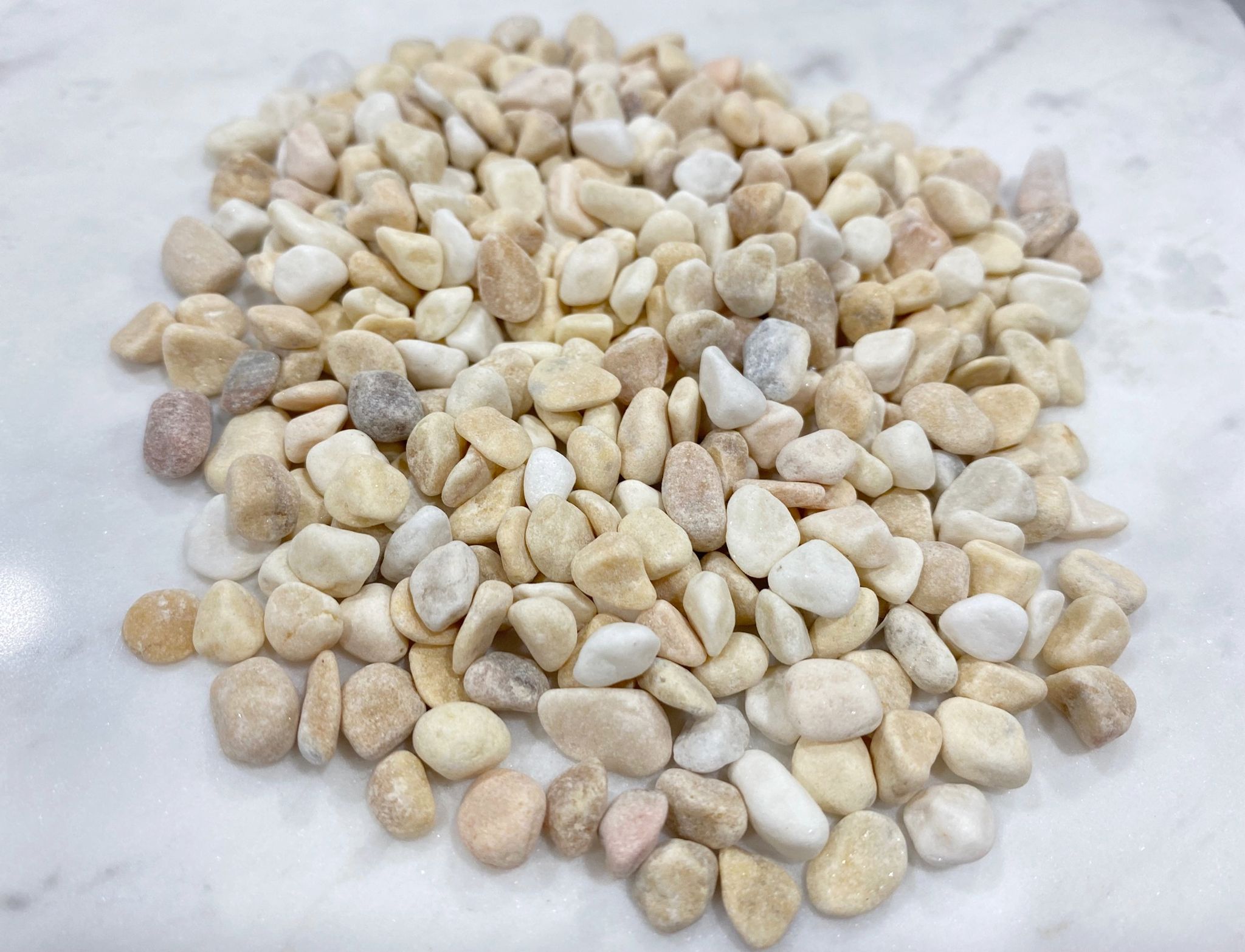 WHEAT BEIGE PEBBLES (TUMBLED) (20kg)
