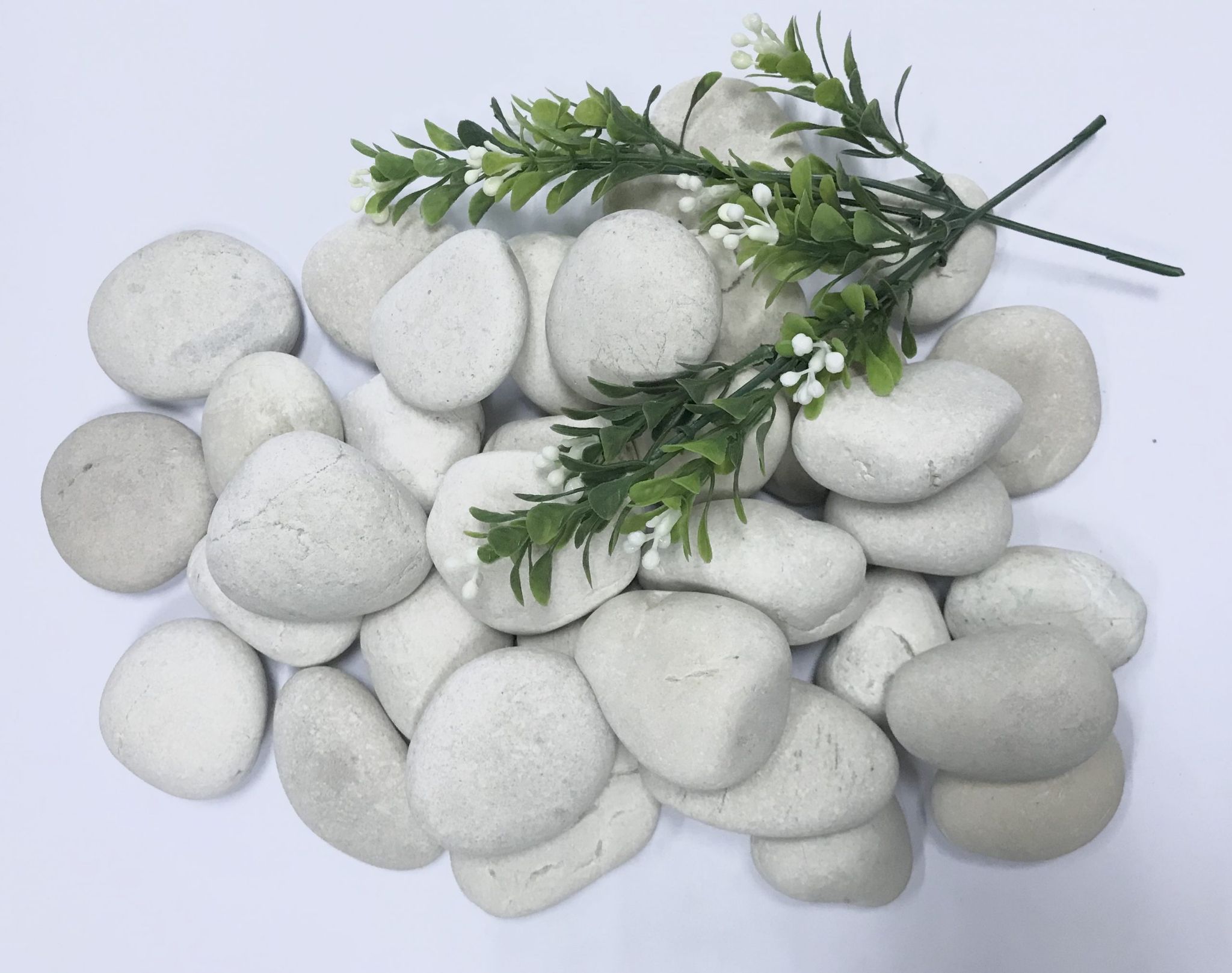 WHITE PEBBLE STONE (20kg)